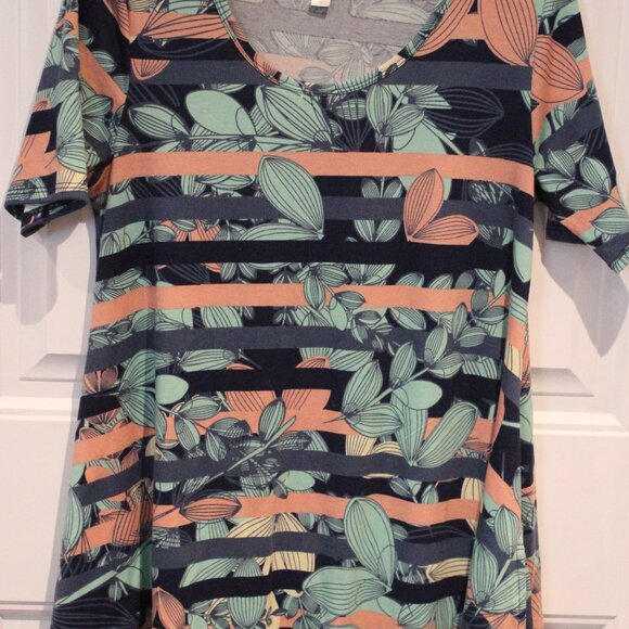 2/$30 🏷 Lularoe Striped & Floral Pastel Perfect T Size XS - Picture 2 of 3